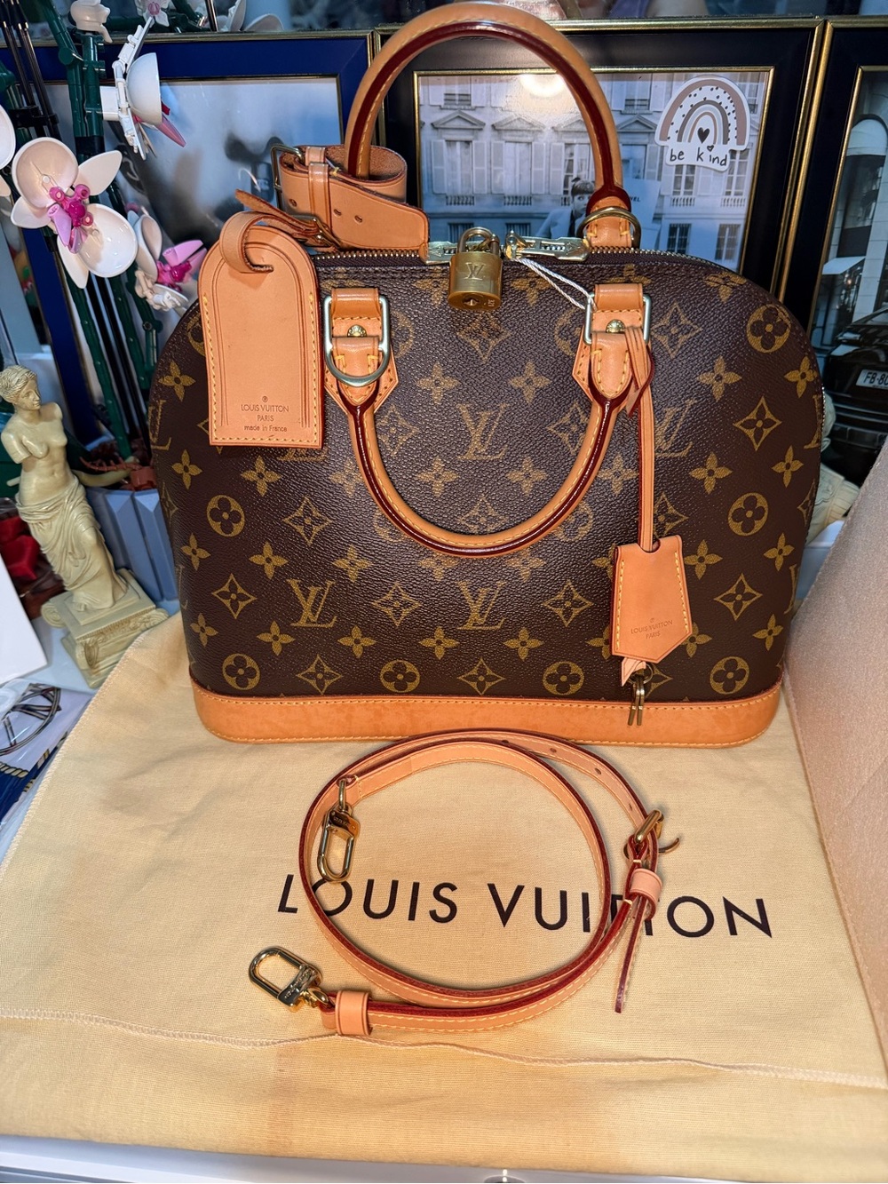 Authentic Louis Vuitton alma PM Monogram with strap,dusty,organizer,COA ❤️🤎❤️